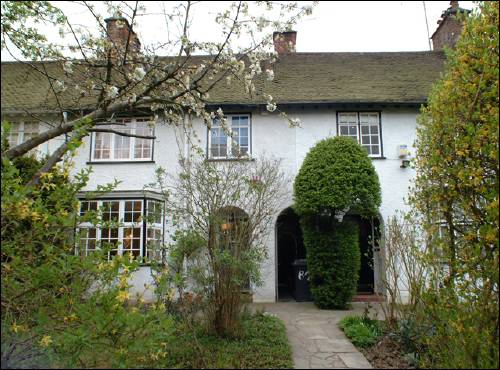 82 Oakwood Road